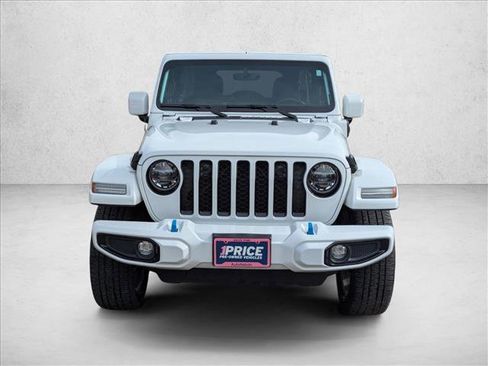 Used 2022 Jeep Wrangler Unlimited Sahara image 2