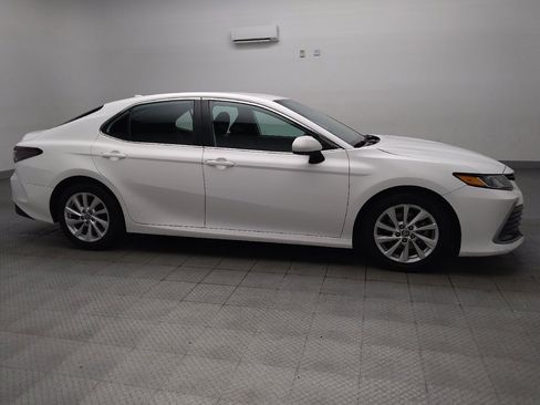 Used 2021 Toyota Camry LE w/ Carpet Mat Package (TMS) FWD image 11
