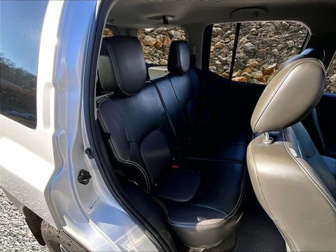 Used 2015 Nissan Xterra PRO-4X w/ Pro-4x Leather Package image 23