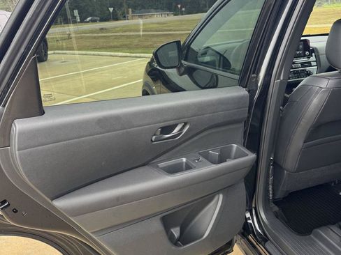 Used 2025 Nissan Pathfinder Rock Creek AWD/4WD image 13