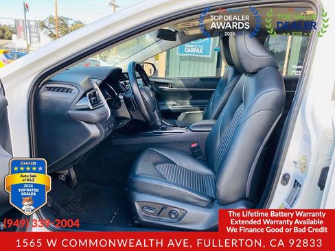 Used 2019 Toyota Camry SE FWD image 21