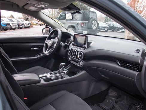 Used 2024 Nissan Sentra SV image 18