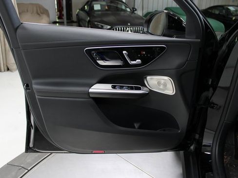 Used 2024 Mercedes-Benz GLC 300 image 38