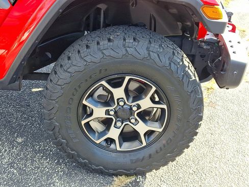 Used 2019 Jeep Wrangler Unlimited Rubicon w/ Dual Top Group image 9