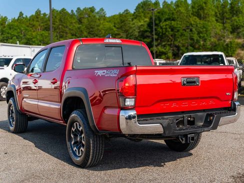 Used 2021 Toyota Tacoma TRD Off-Road AWD/4WD image 5