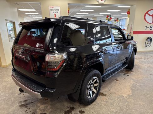 Used 2019 Toyota 4Runner TRD Off-Road Premium image 11
