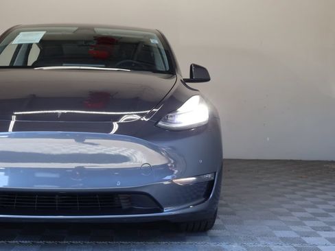 Used 2021 Tesla Model Y Long Range AWD/4WD image 5