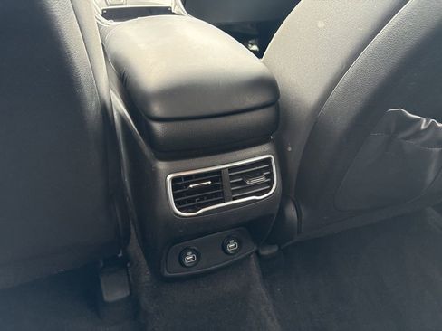 Used 2021 Hyundai Santa Fe SE FWD image 23
