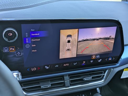 Used 2026 Chevrolet Equinox EV LT image 17