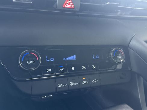 Used 2025 Hyundai Elantra Sport FWD image 20