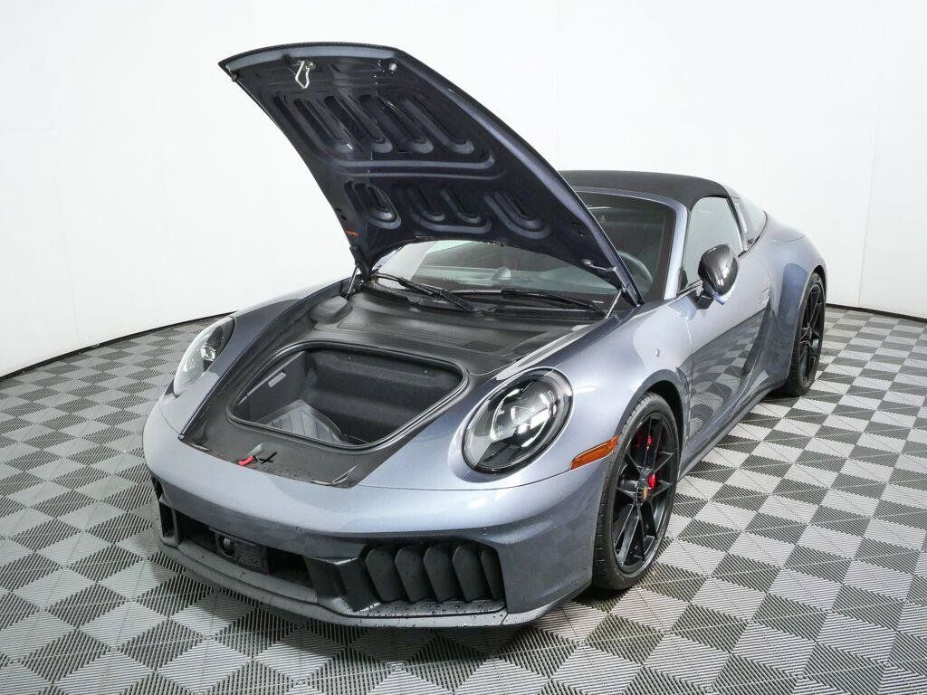 Certified 2026 Porsche 911 Targa 4 GTS AWD/4WD image 33