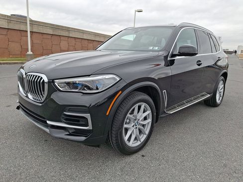 Certified 2023 BMW X5 xDrive40i w/ Executive Package image 3
