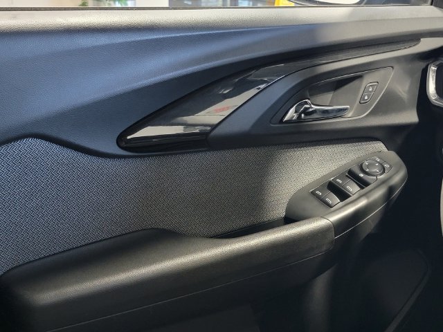 Used 2021 Chevrolet TrailBlazer LT w/ Convenience Package AWD/4WD image 23