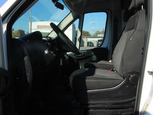 Used 2016 RAM ProMaster 2500 image 9