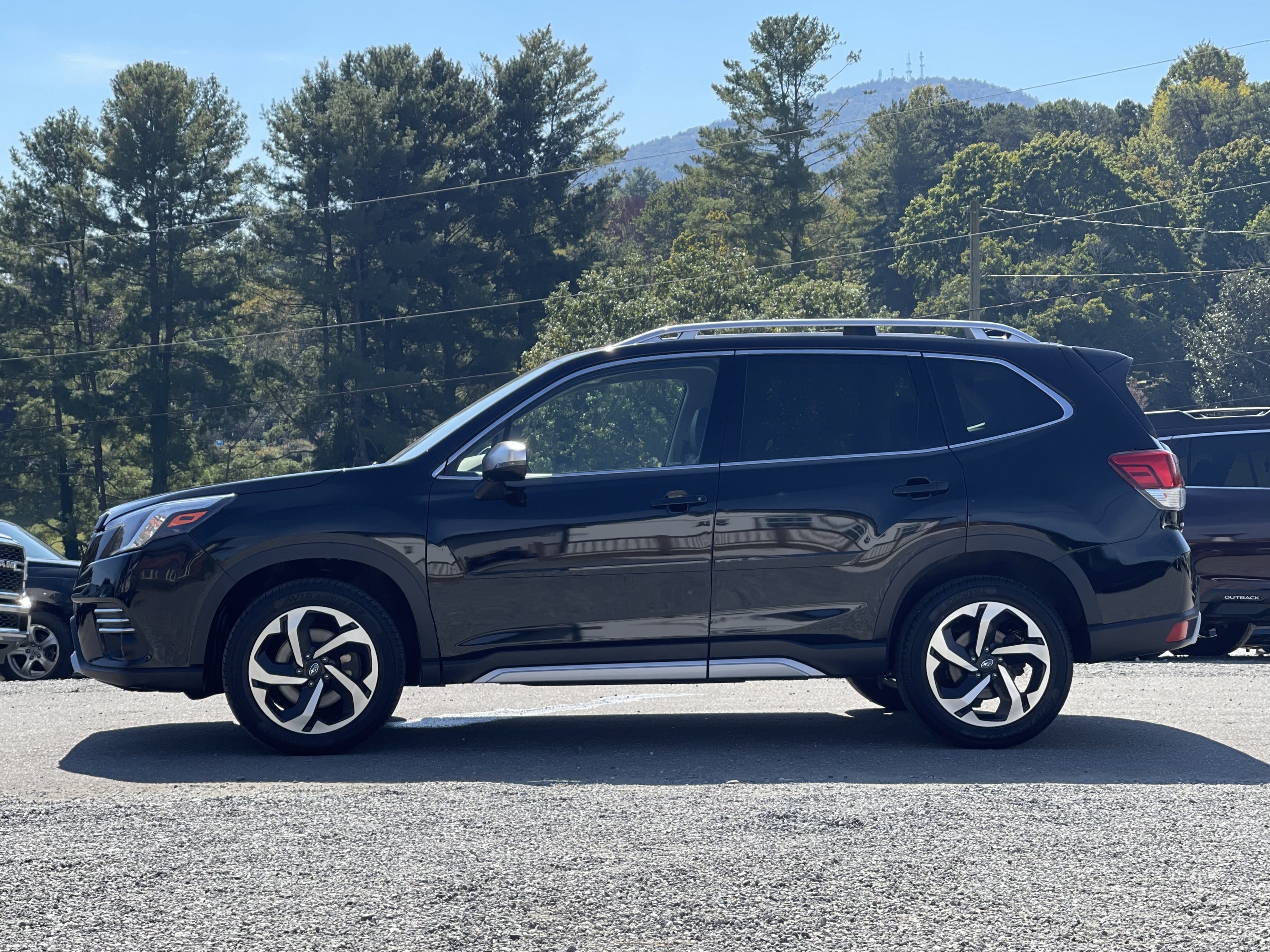 Used 2022 Subaru Forester Touring AWD/4WD image 6