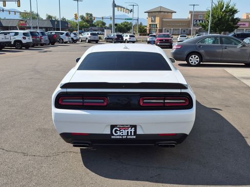 Used 2022 Dodge Challenger R/T Scat Pack w/ Driver Convenience Group RWD image 7