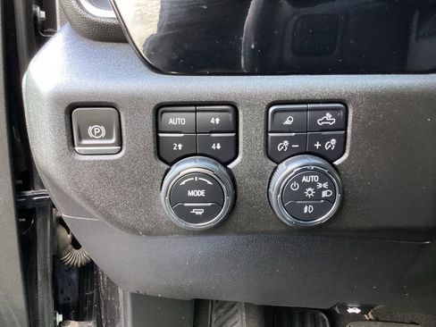 Used 2024 Chevrolet Silverado 2500 LTZ AWD/4WD image 31
