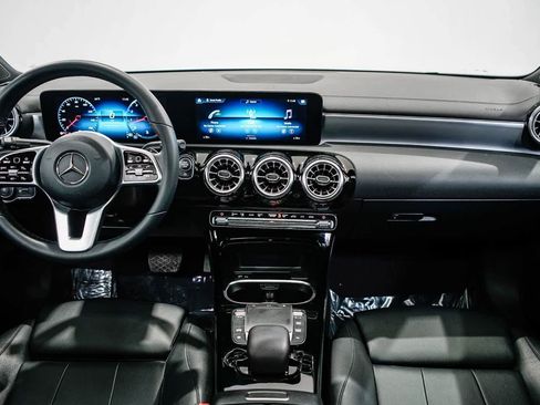 Used 2022 Mercedes-Benz CLA 250 image 12