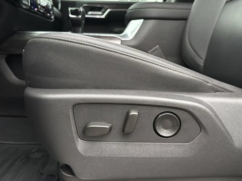 Used 2025 Chevrolet Silverado 1500 LTZ w/ LTZ Convenience Package II AWD/4WD image 26