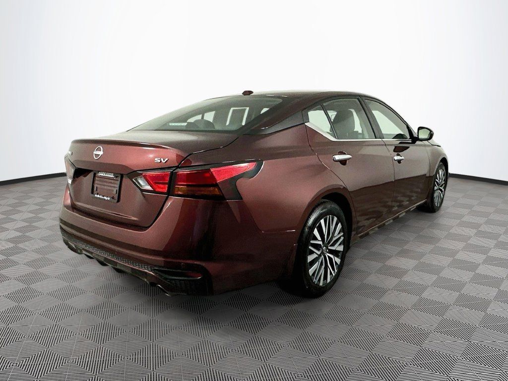 Certified 2024 Nissan Altima 2.5 SV w/ SV Premium Package FWD image 11