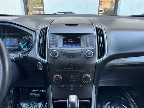 Used 2016 Ford Edge SE image 26