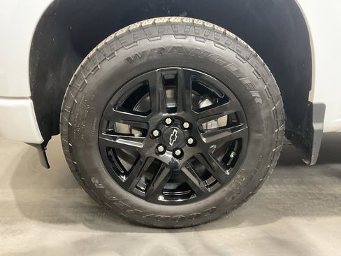 Used 2025 Chevrolet Silverado 1500 RST image 6