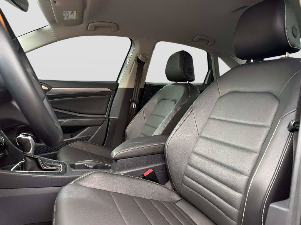 Used 2024 Volkswagen Jetta SE FWD image 18