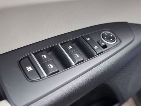 Certified 2023 Kia Forte LXS w/ LXS Technology Package image 18