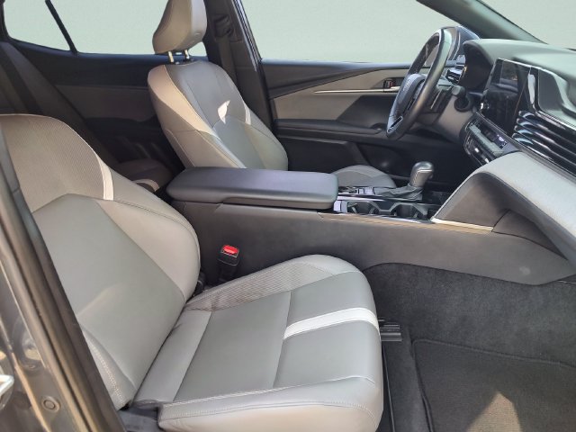 Used 2025 Toyota Camry SE FWD image 29