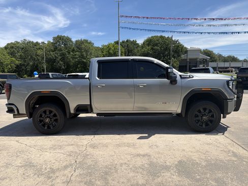 Used 2025 GMC Sierra 2500 AT4 w/ AT4 Premium Plus Package AWD/4WD image 5