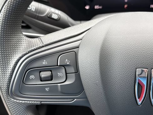 Used 2025 Buick Envista Preferred FWD image 18