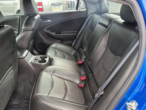 Used 2018 Chevrolet Volt LT w/ Comfort Package FWD image 15