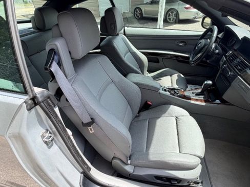 Used 2011 BMW 335i Convertible RWD image 5