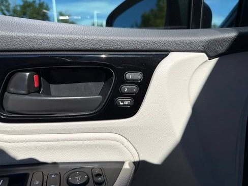 Used 2025 Honda Odyssey Touring image 8