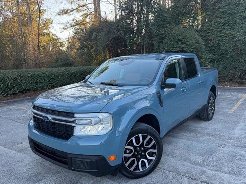 Used 2023 Ford Maverick Lariat image 2