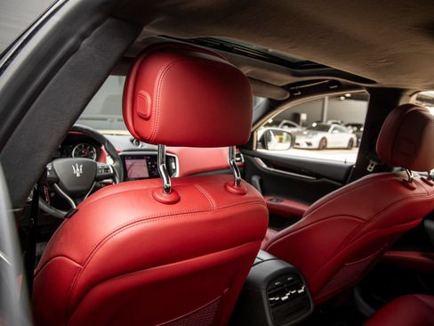 Used 2022 Maserati Ghibli Modena RWD image 27