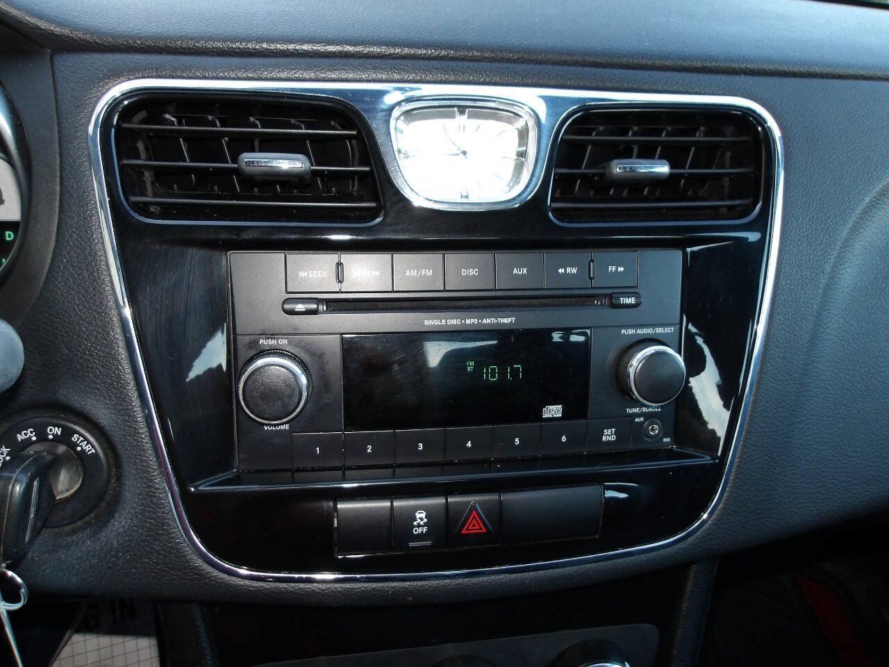 Used 2013 Chrysler 200 LX FWD image 13