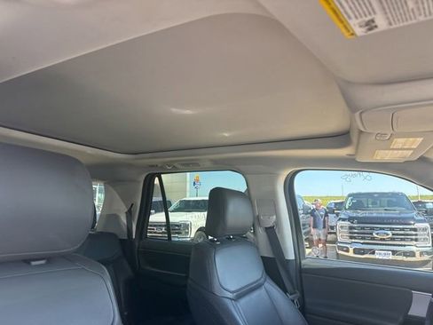 Used 2025 Ford Expedition Max Active AWD/4WD image 7