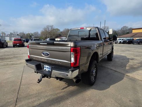 Used 2018 Ford F250 Lariat w/ Chrome Package image 7