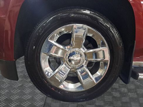 Used 2018 Chevrolet Suburban LT w/ LT Signature Package image 14