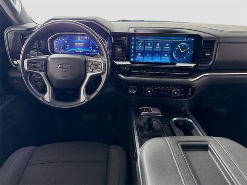 Used 2022 Chevrolet Silverado 1500 RST image 2