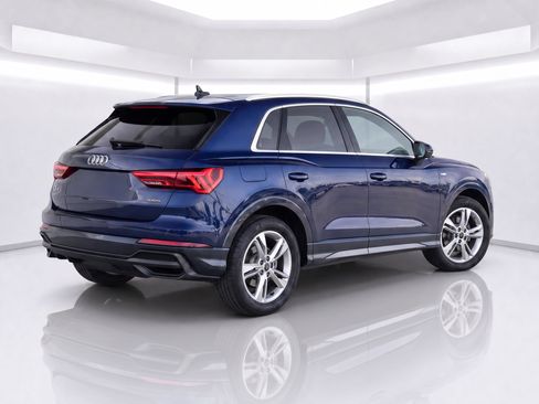 Certified 2023 Audi Q3 2.0T Premium w/ Convenience Package AWD/4WD image 4