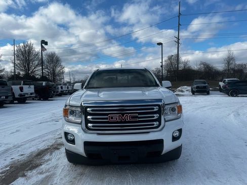 Used 2020 GMC Canyon SLE w/ SLE Convenience Package image 2