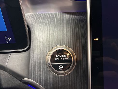 Used 2025 Mercedes-Benz GLC 300 GLC 300 image 22