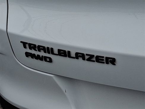 Used 2023 Chevrolet TrailBlazer RS w/ Convenience Package image 29