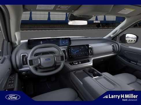 New 2026 Ford Expedition Active AWD/4WD image 9