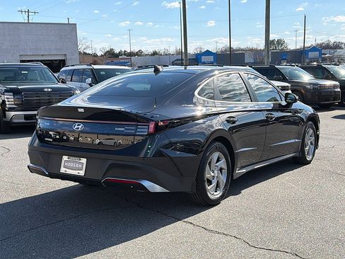 Certified 2025 Hyundai Sonata SE image 3