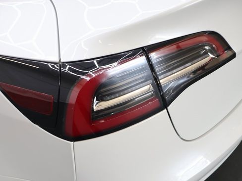 Used 2018 Tesla Model 3 Long Range image 28