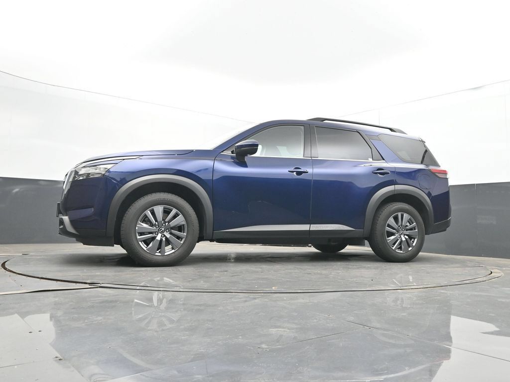 Used 2025 Nissan Pathfinder SV FWD image 49