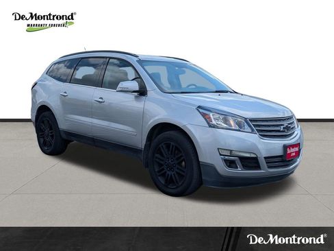 Used 2015 Chevrolet Traverse LT w/ Style and Technology Package image 3